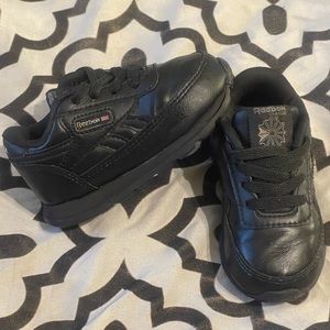 Reebok Classic “Black Leather/Gold”..Toddler Size 4
